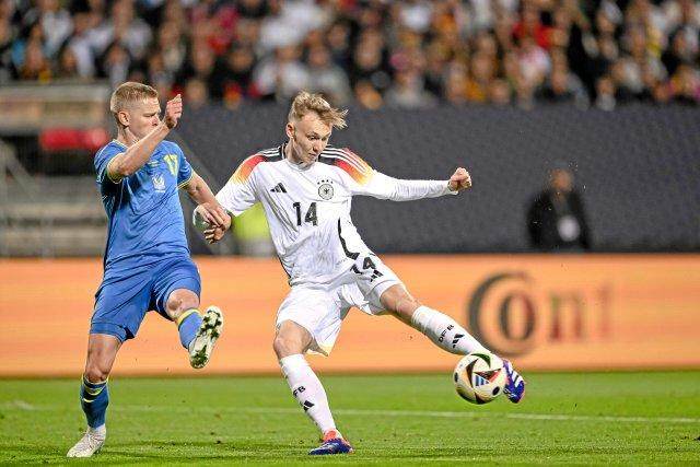 1723543679600083947.jpg 285351.jpg