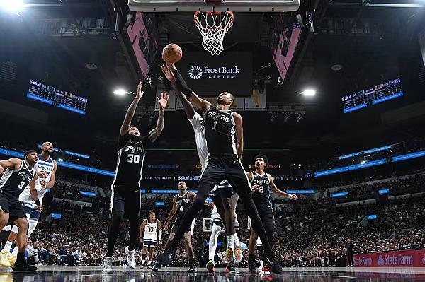开云体育登录网站入口-NBA季后赛｜马刺赢下天王山，文班亚马尽显篮球天赋